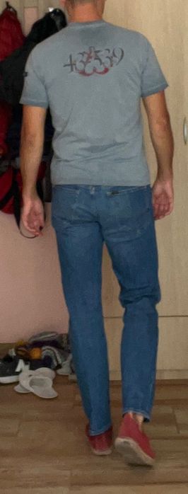 Мъжки дънки Lee, укорочени, нови