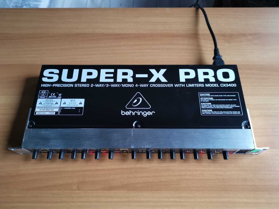 Compresor Pro Behringer Mod. MDX 2200