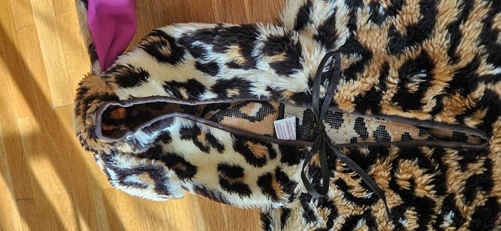 Пелерина с животинска шарка