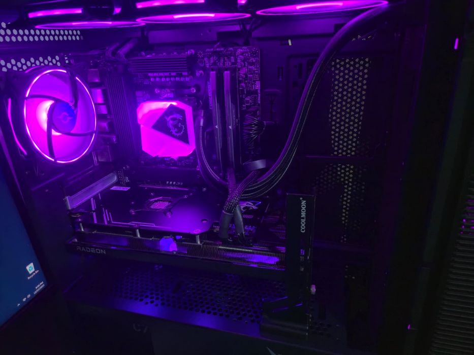 PC gaming ryzen 7 7700 radeon 7800xt 32gb ram