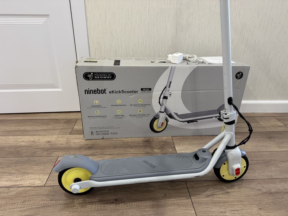 Электросамокат Ninebot KickScooter Zing C10