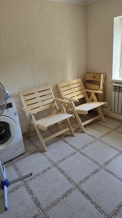 Срочно продамСрочно продам столик, 2 кресла, 2 стула для бани для бани