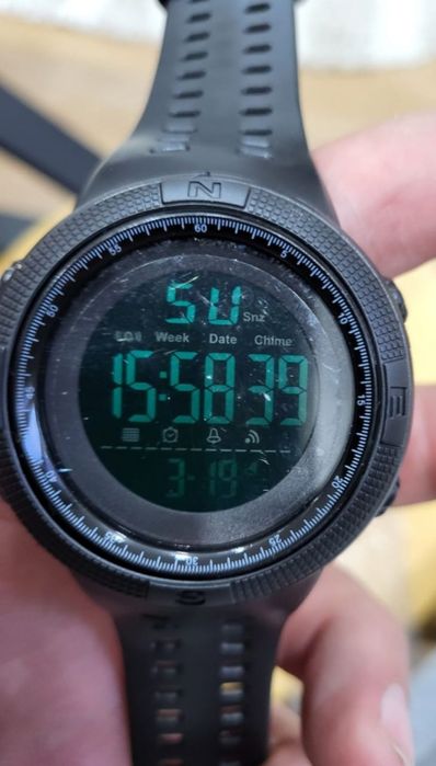 Часы электронные.