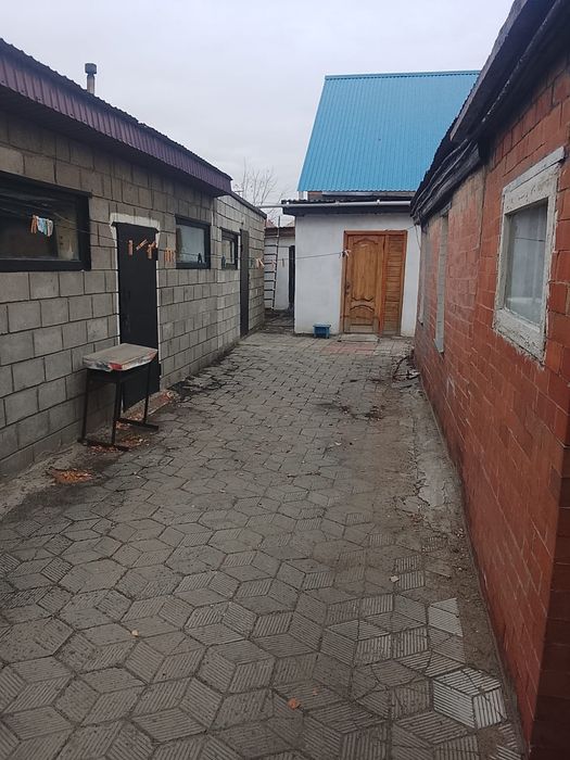 Продам дом  на территории  второй дом