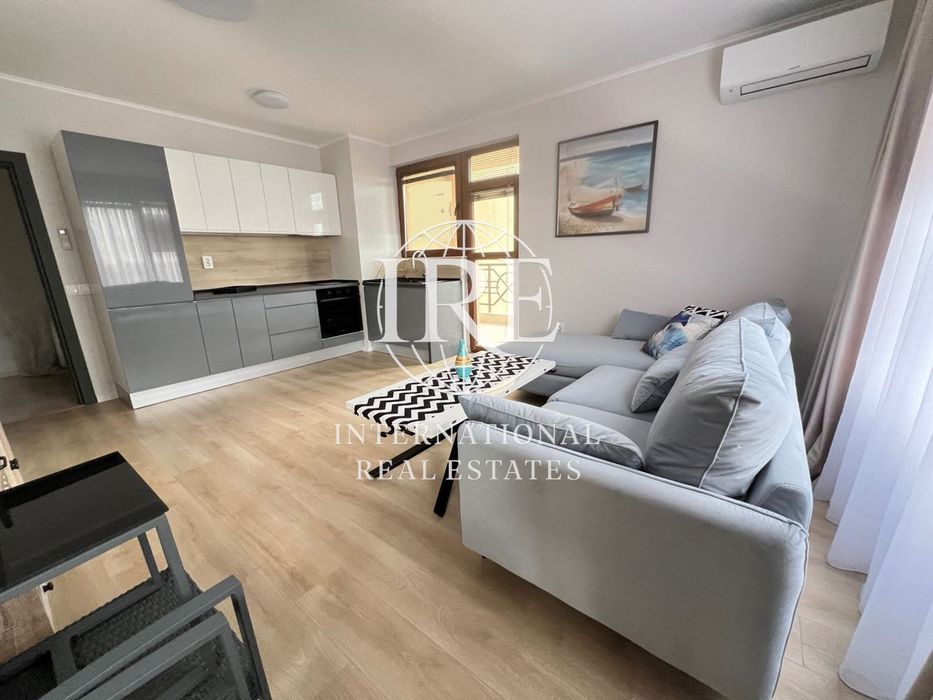 Двустаен апартамент с панорамна гледка в близост морето и плажната ал