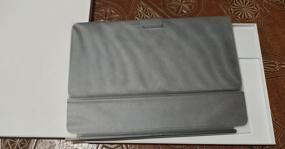 Tastatura Apple Smart Keyboard pentru iPad 7/8/9 si iPad Air 3, layout RO