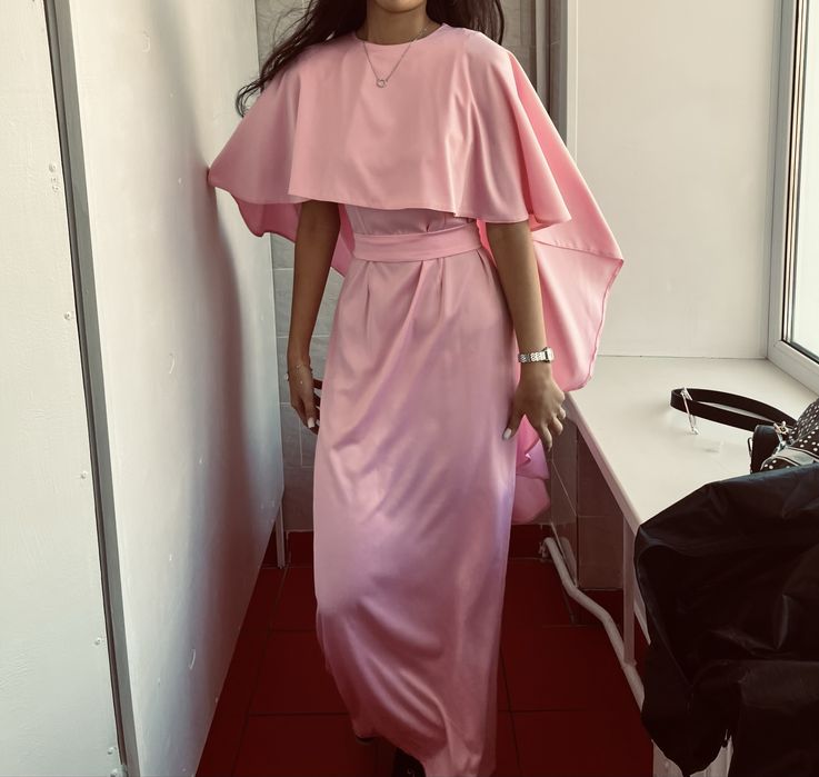 Платье вечернее розовое