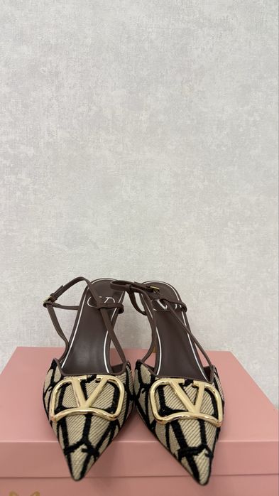 Туфли Valentino Garavani Vlogo