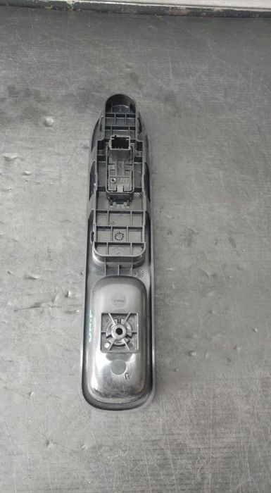 Buton geam dreapta fata citroen c3 picasso