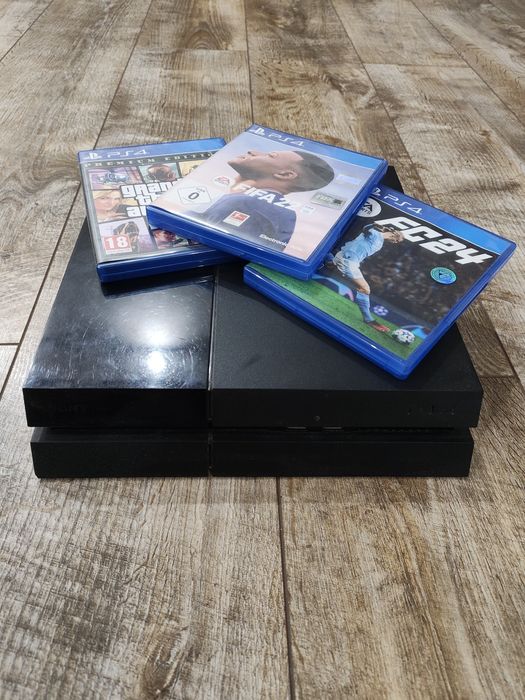 Плейстейшън 4 + 3 игри