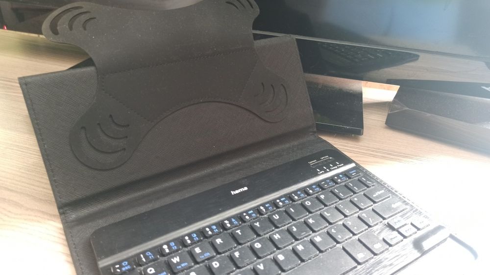 Клавиатура с калъф за таблет Hama 125131 с клавиатура 9"-11"