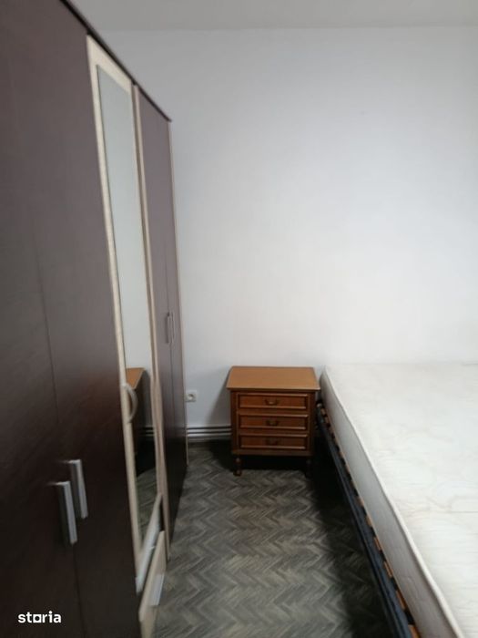 Particular Vand Apartament 1 camera in Bloc Salcia 1, Mazepa, Galati