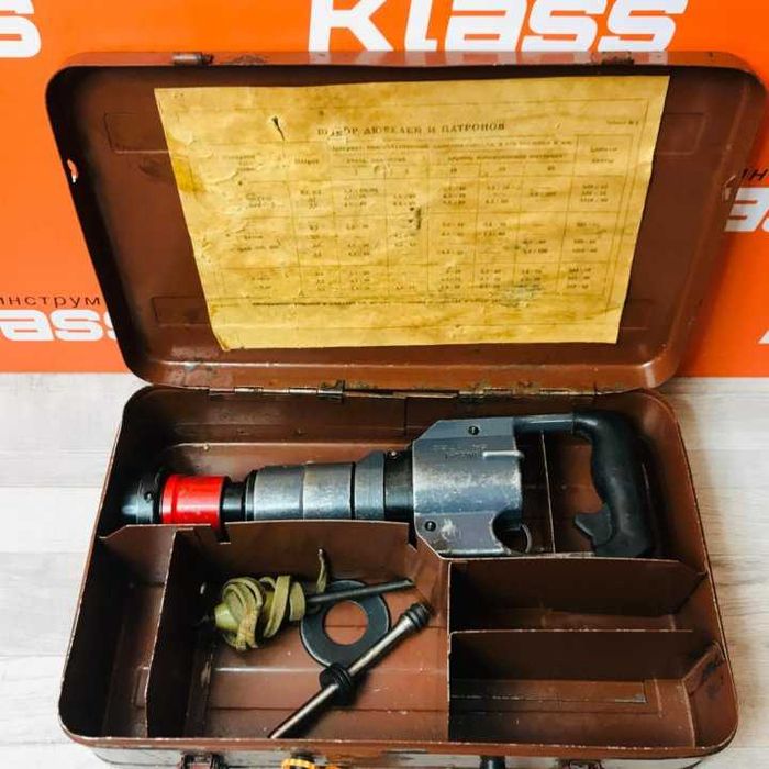 Меняю монтажный пороховой пистолет СССР для забивания дюбелей в бетон