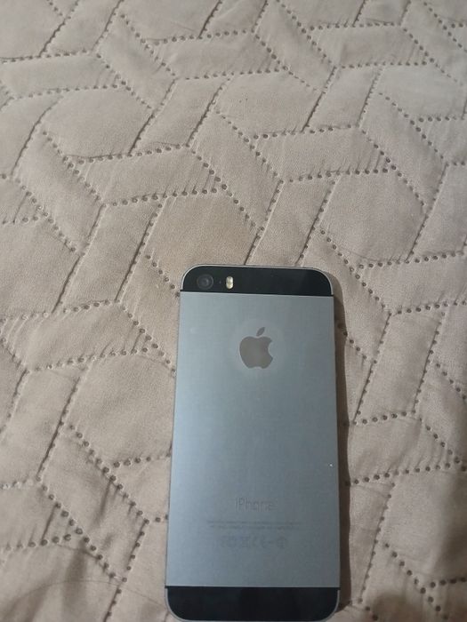 Продаеться айфон 5s