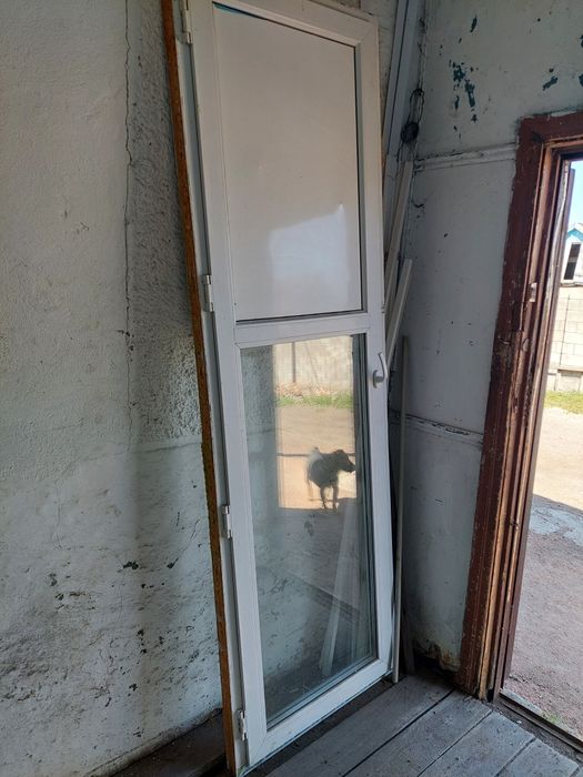 Продам пластиковые двери