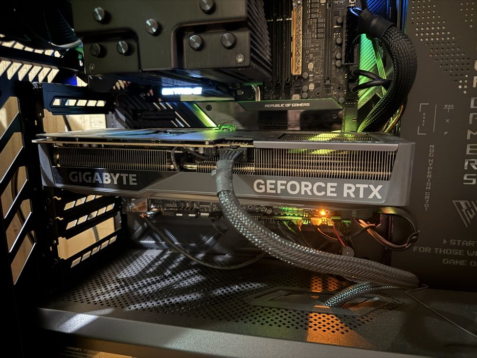 Продам видеокарту Видеокарта Gigabyte RTX 5070 Ti EAGLE OC 16G