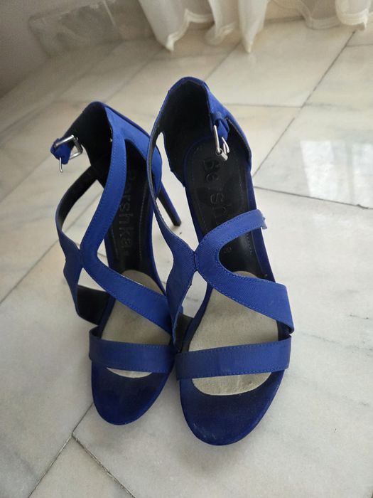 Sandale albastre bershka