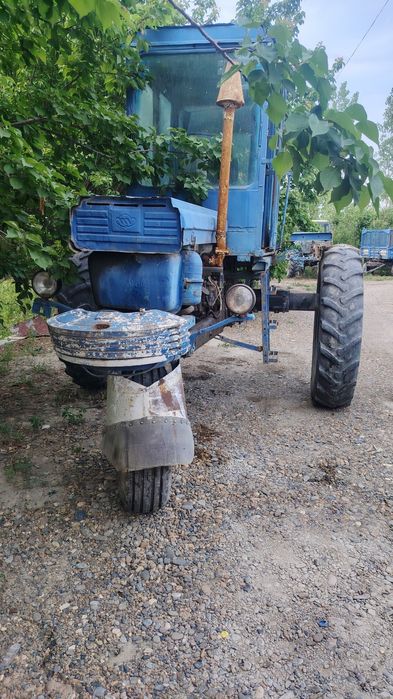 Traktor 28 sotiladi