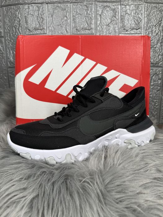 Nike react Revision Black