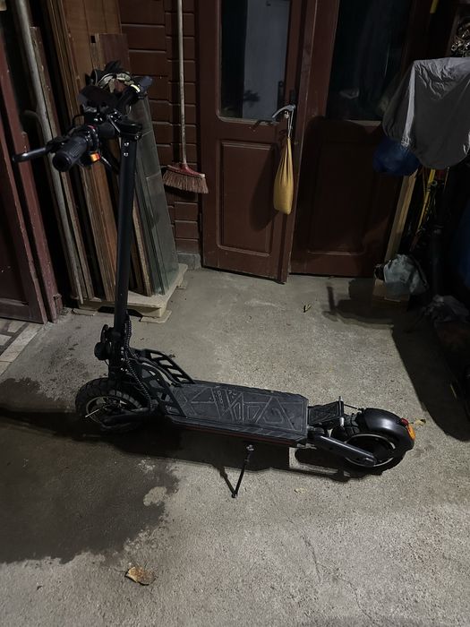 Trotineta electrica KUGOO G2 PRO