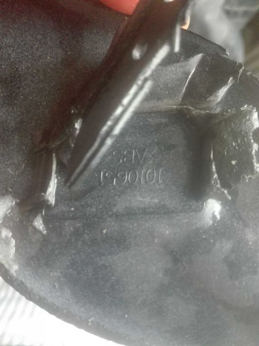 Продаю крышку омывателя фар.