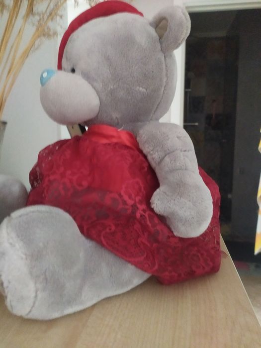 Мягкий плюшевый мишка