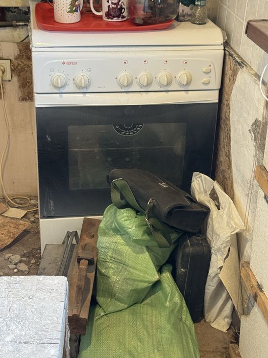 Газовая плита с вытяжкой