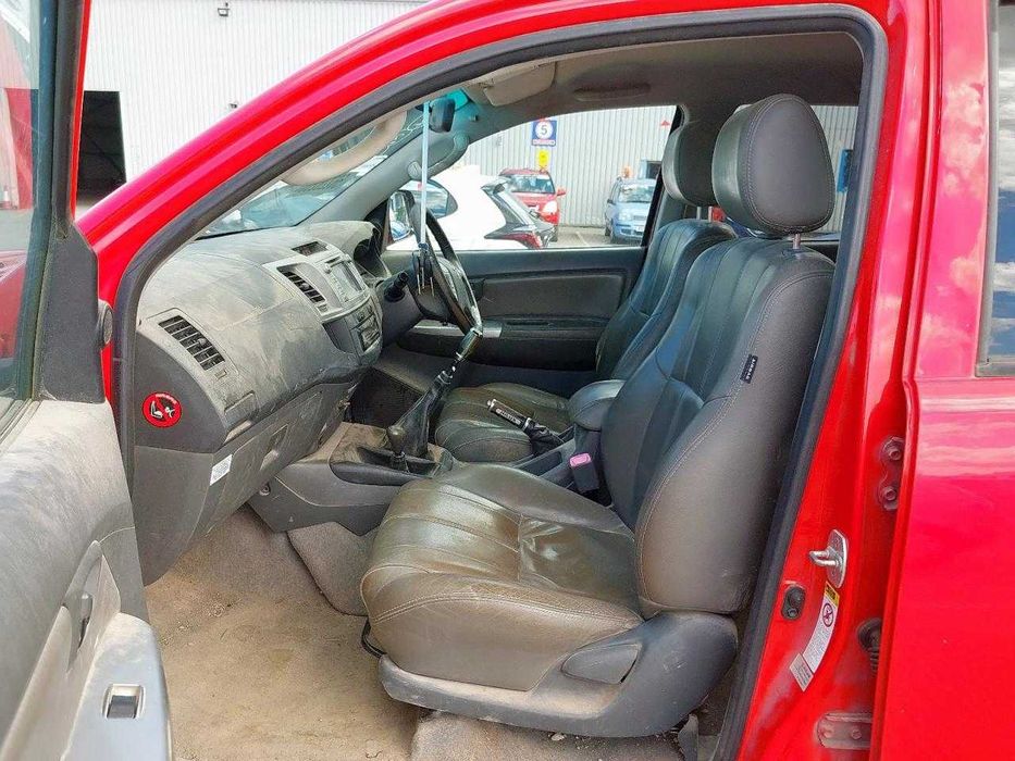 Dezmembrez Toyota hilux  3.0 Diesel D-4D ; 126KW/171CP 2005-2015