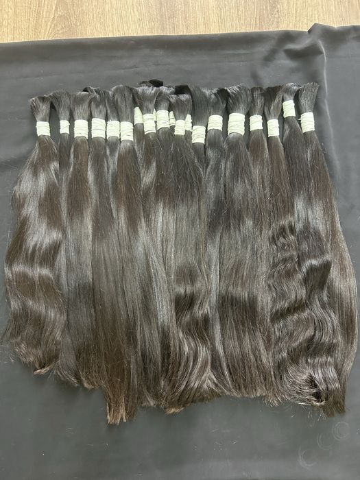 Натуралный волосы разние длина есть