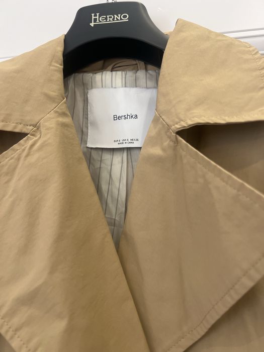 Плащ Bershka размер S
