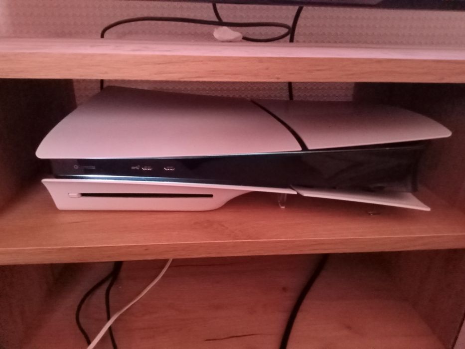 Playstation 5 slim 1тб памяти