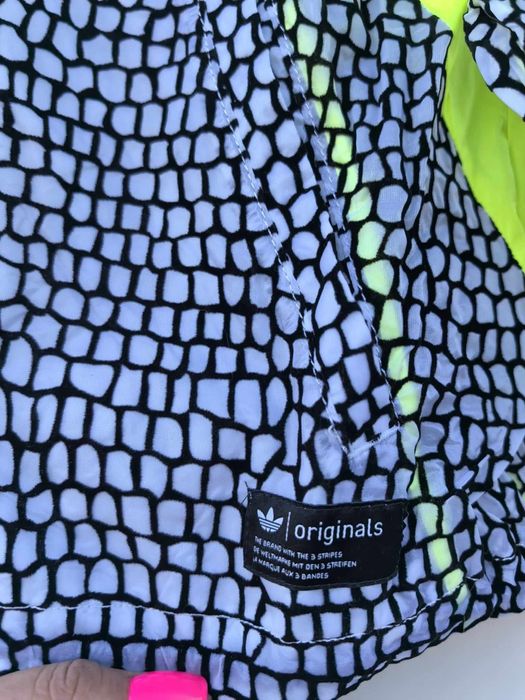 Adidas уникална дамска горница тип ветровка нова МL размер