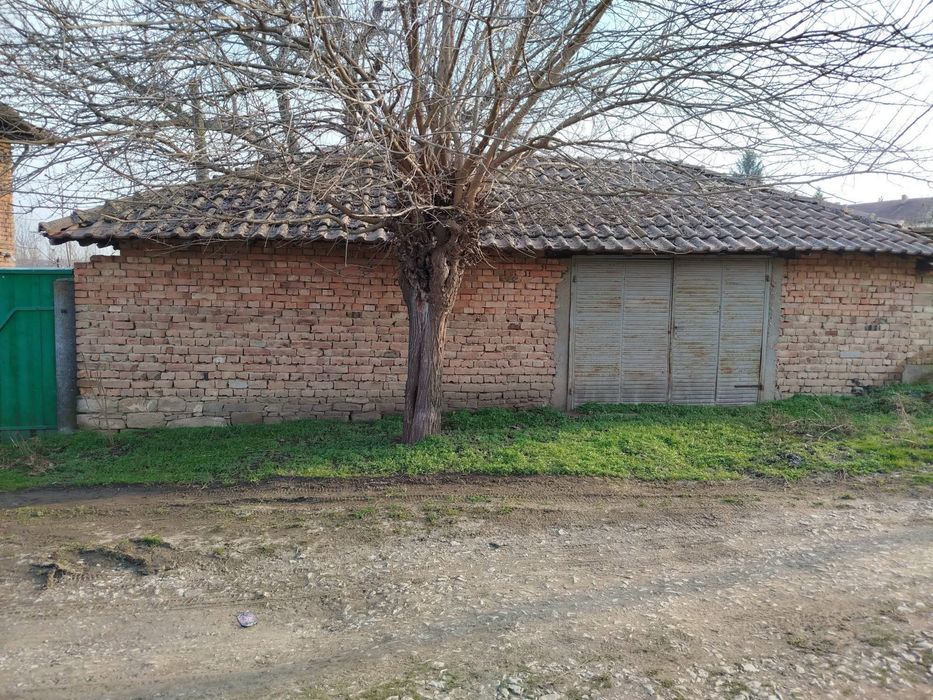 Продава се Къща в с. Морава, Област Велико Търново - 2600 кв.м за 6 €/кв.м - Снимка #1