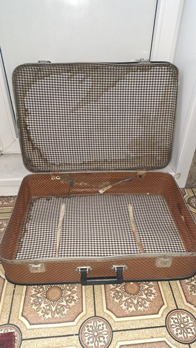 Чемоданы из  СССР .