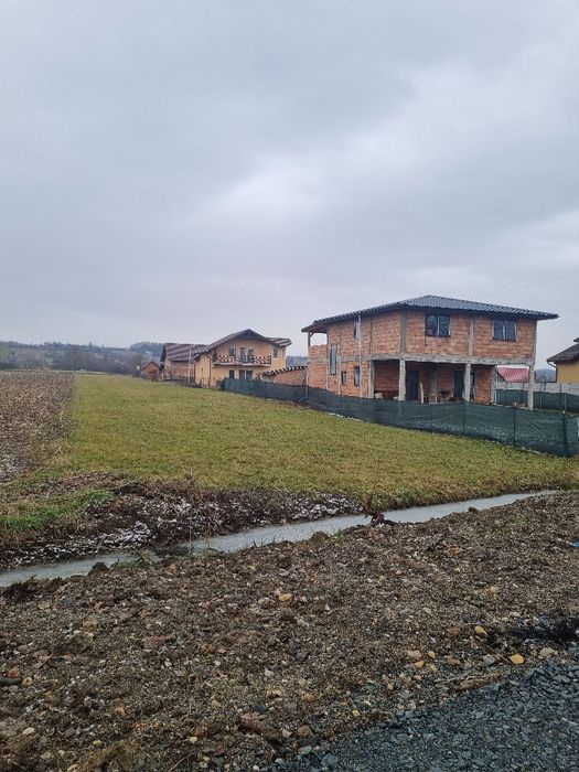 Vând teren în  Dumbrăvița intravilan