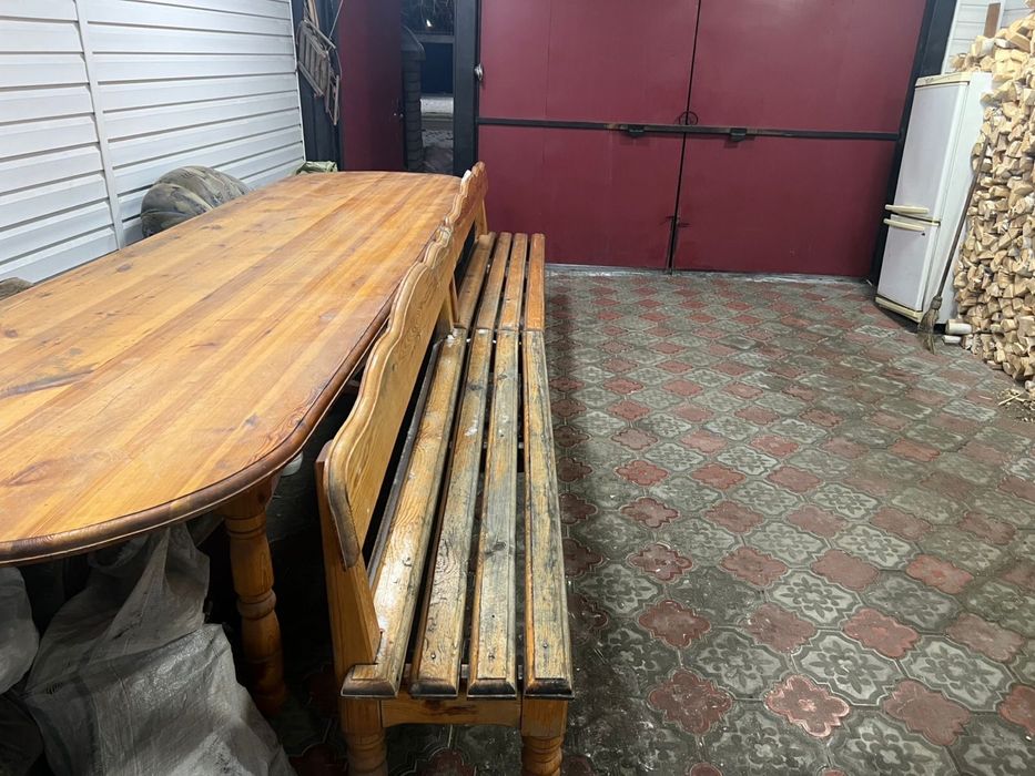 Стол деревянный из дуба, со стульями
