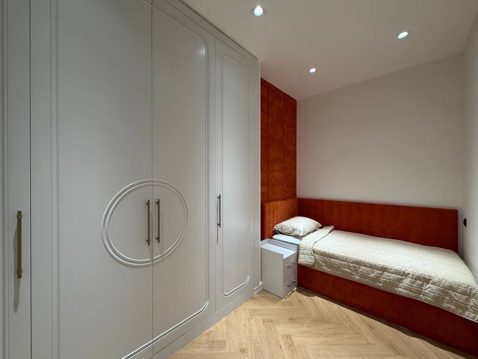 3-х этажный 5-уровневый дом с террасой, бассейном в Ипакчилик.