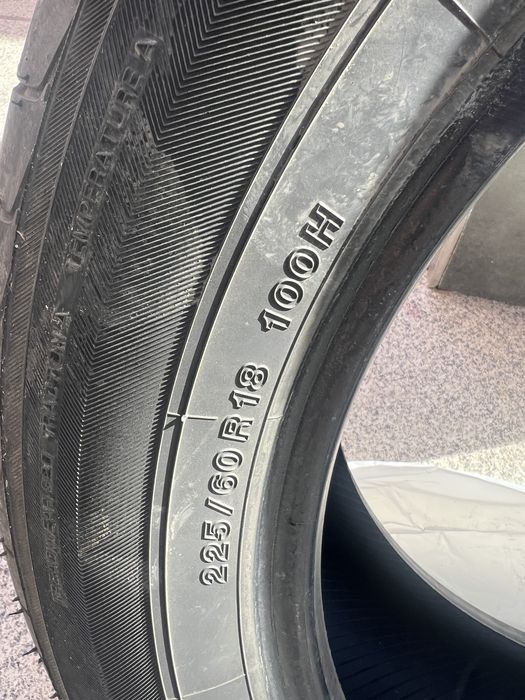 225/60 R18 Yokohama