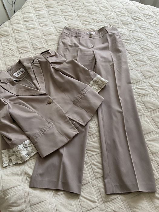 Классические костюмы