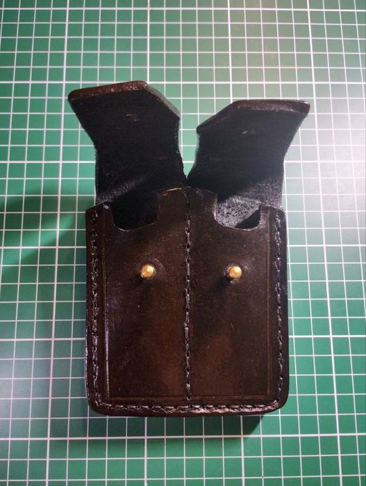 Кожено калъфче двойно ръчна изработка.