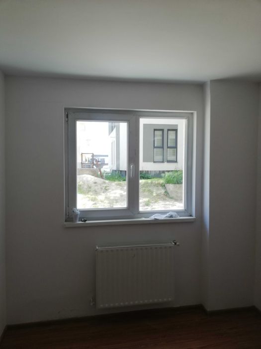 Apartament cu 3 camere vând an floresti