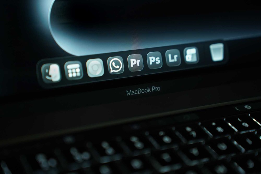 MacBook Pro 16" (2019) – Intel Core i7 | 16GB RAM | 500GB SSD | Touch