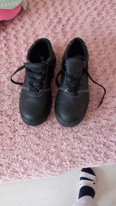 Работни обувки с метално бомбе