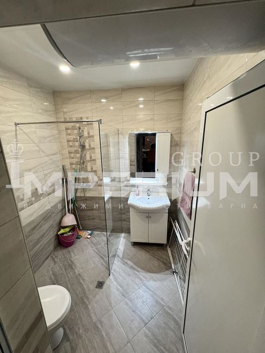 Дава се под наем Двустаен апартамент в Варна, Чайка - 70 кв.м за 816 € - Снимка #3