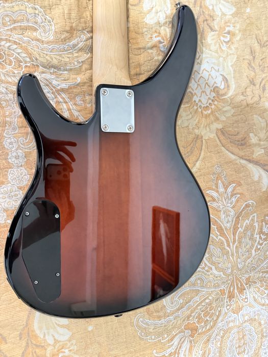 Yamaha Басс гитара