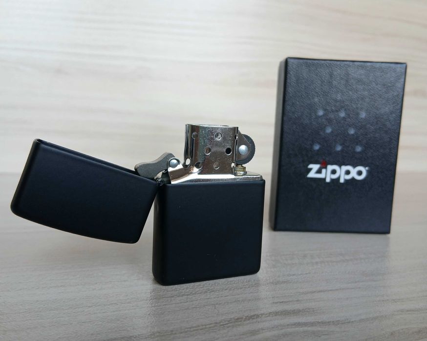 Нова Zippo запалка + подарък гориво