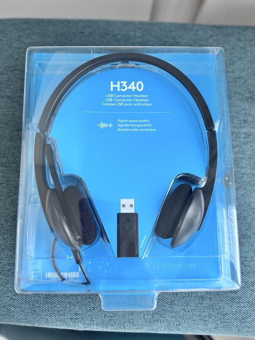 Casti cu fir si microfon