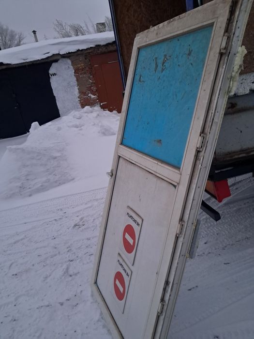 Продам  дверь пластик