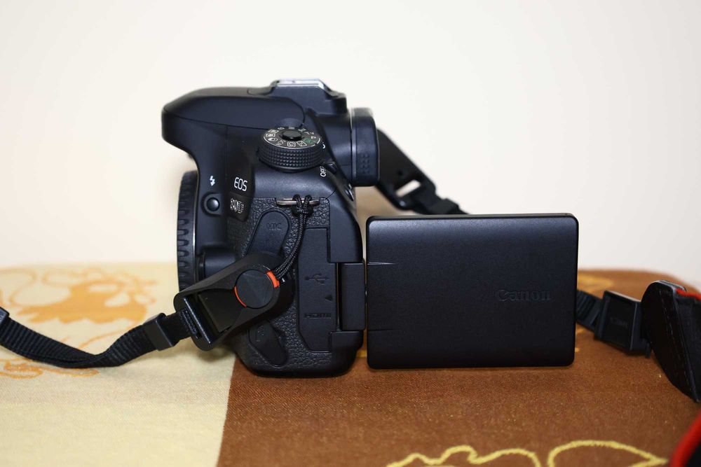 Canon Eos 80D + 4 обектива