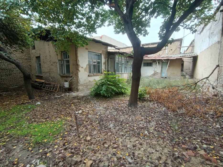 Продаётся земельный участок площадью 3,2 сотки.